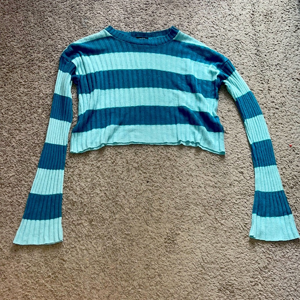 Blue 🌀🌀🌀 Long sleeved crop top